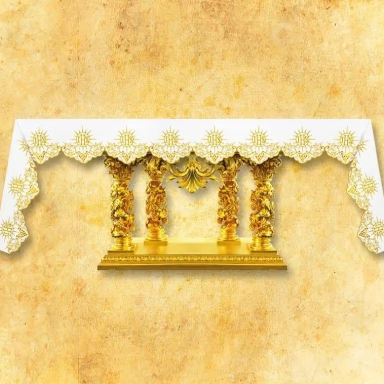Articles Religieux JP nappe d'autel brodée fil dorée^ Vendu Par Metre