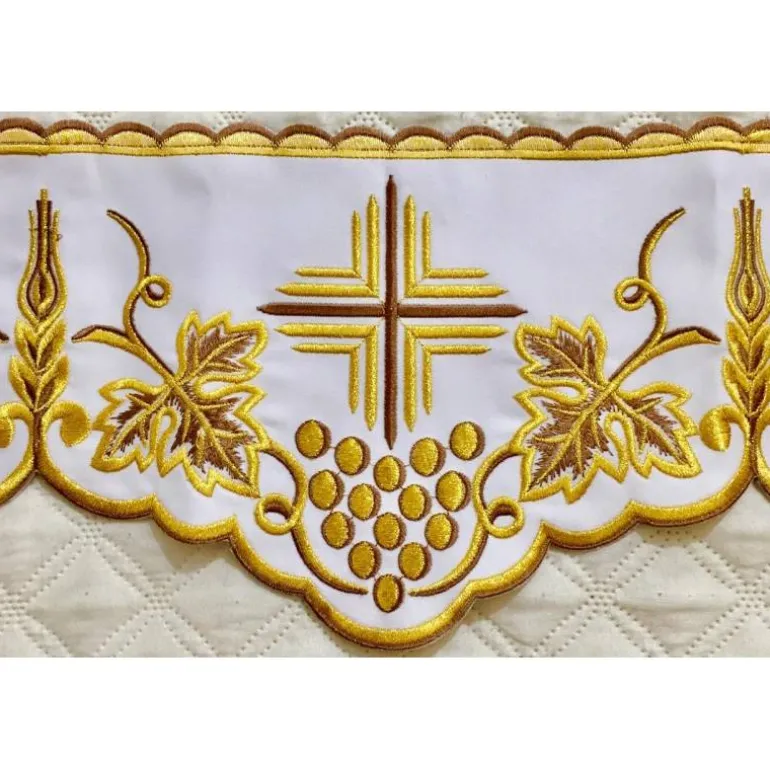 Articles Religieux JP nappe d'autel dorée pour messe^ Vendu Par Metre